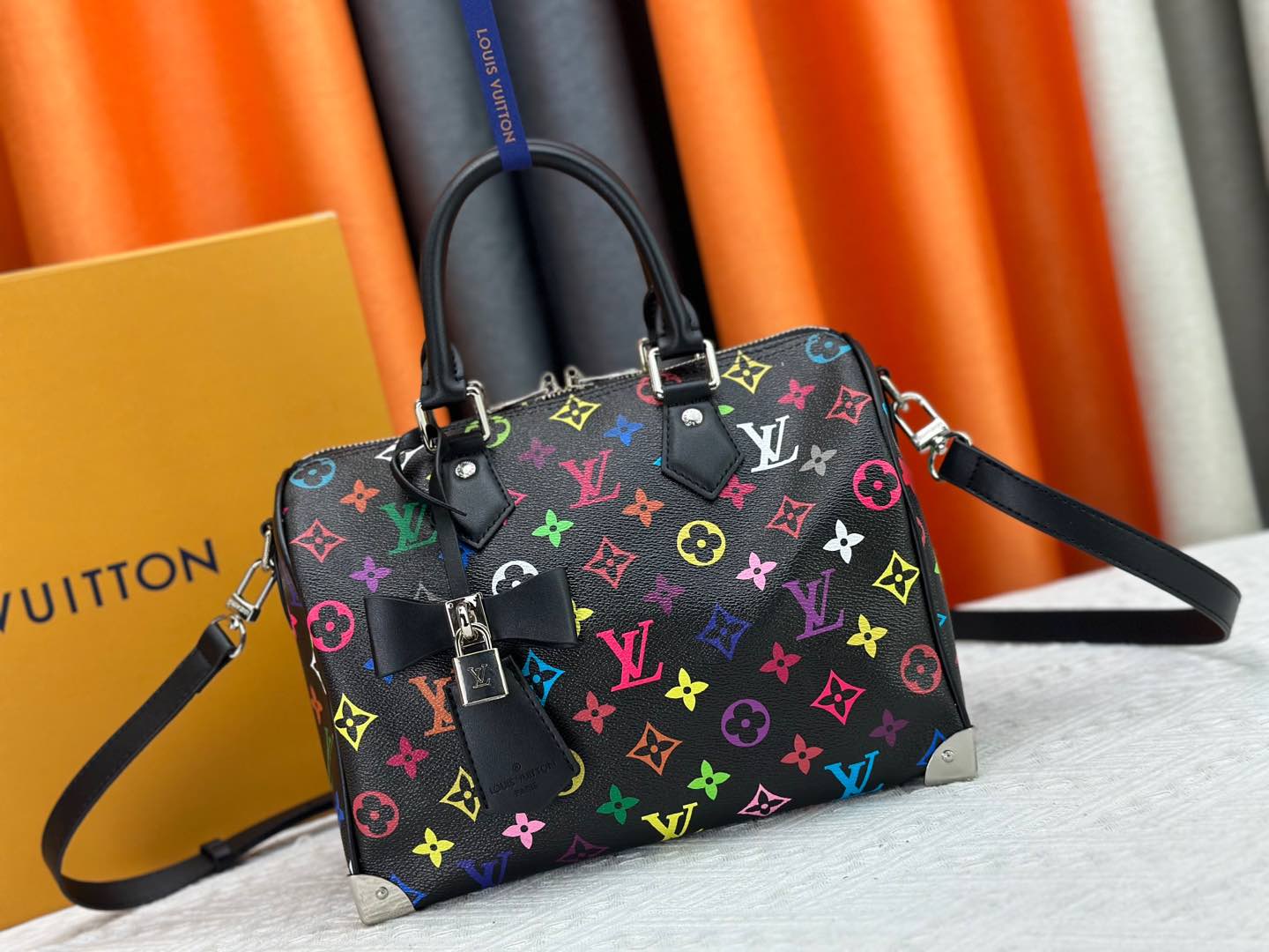 LV bag 670